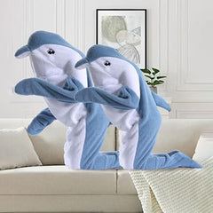 La couverture requin <strong>SHARKY'Z</strong>™️ Blanket par <strong>PLUSHY’Z</strong>®️