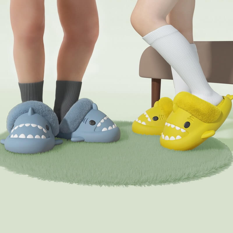 SHARKY'Z™️ SCUFFETTE - Kids Fluffy Shark Slippers