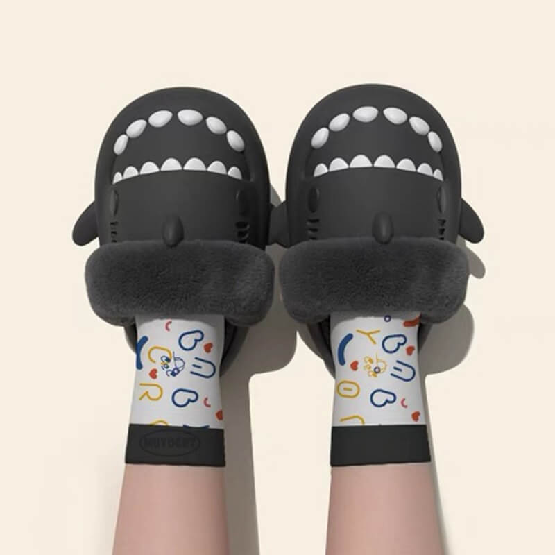 SHARKY'Z™️ SCUFFETTE - Winter Furry Shark Slippers - Plushyz